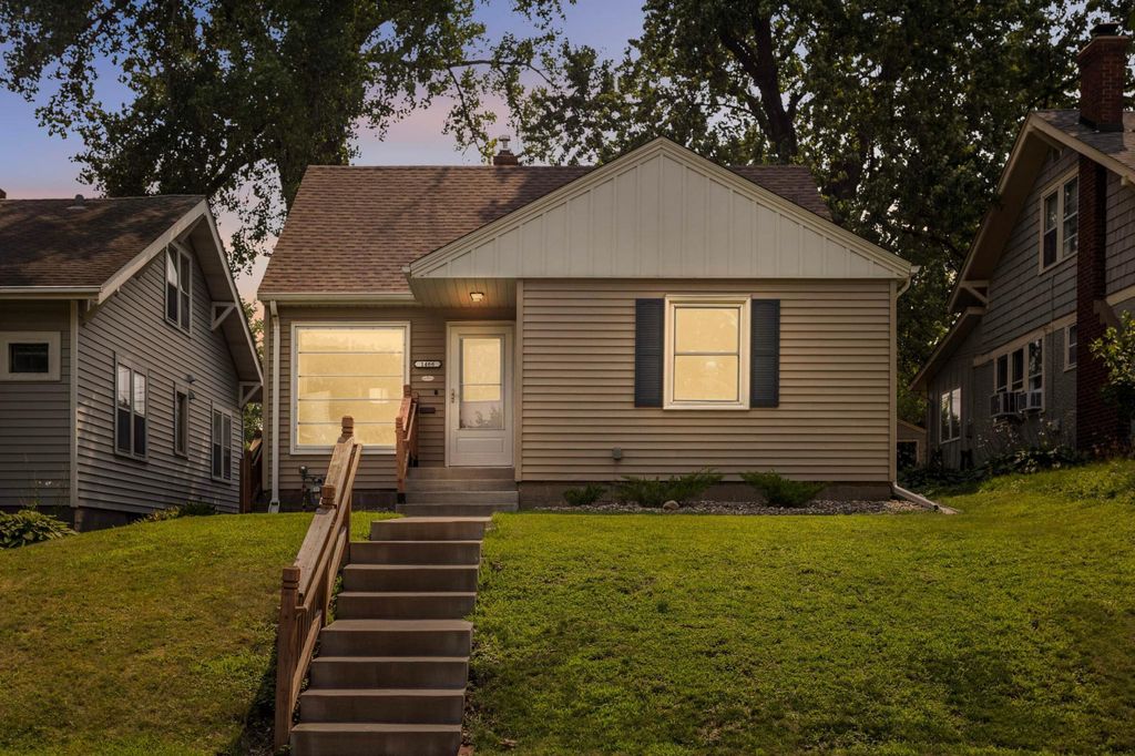 1466 Osceola Avenue, Saint Paul, MN 55105