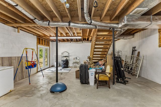 1133 Industrial Rd, Centerville, TN 37033