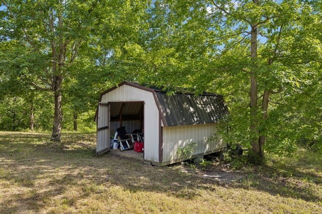 1133 Industrial Rd, Centerville, TN 37033
