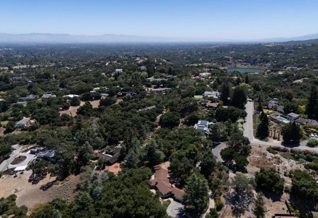 11450 Summit Wood Road, Los Altos Hills, CA 94022