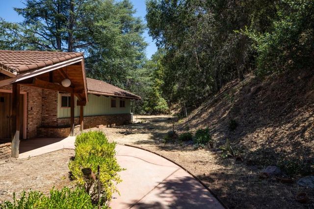11450 Summit Wood Road, Los Altos Hills, CA 94022