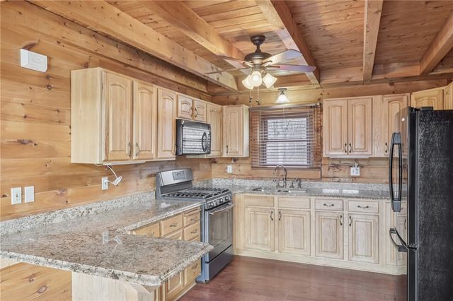 315 Frankfort Springs Dr, Hanover Twp, PA 15043