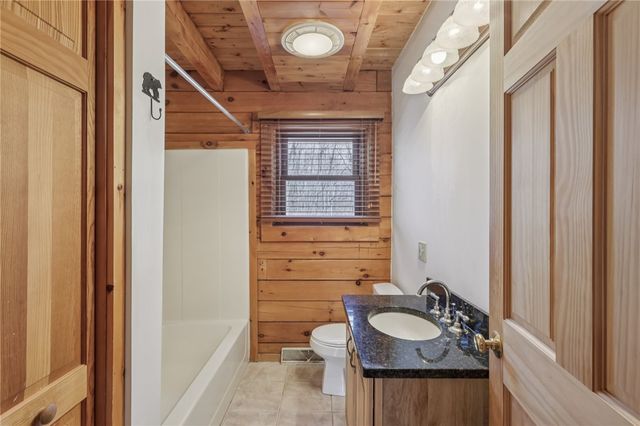 315 Frankfort Springs Dr, Hanover Twp, PA 15043