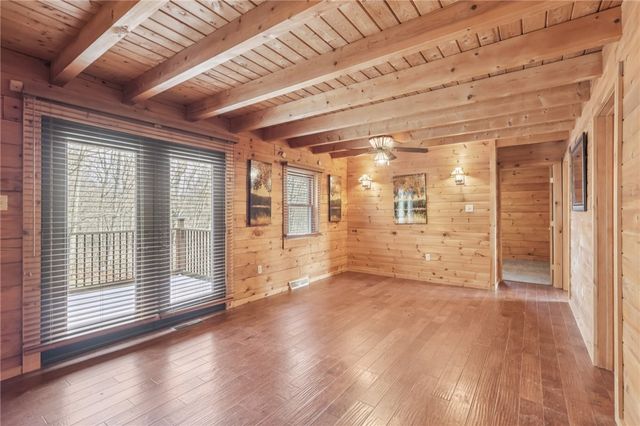 315 Frankfort Springs Dr, Hanover Twp, PA 15043