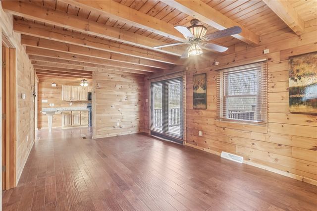 315 Frankfort Springs Dr, Hanover Twp, PA 15043