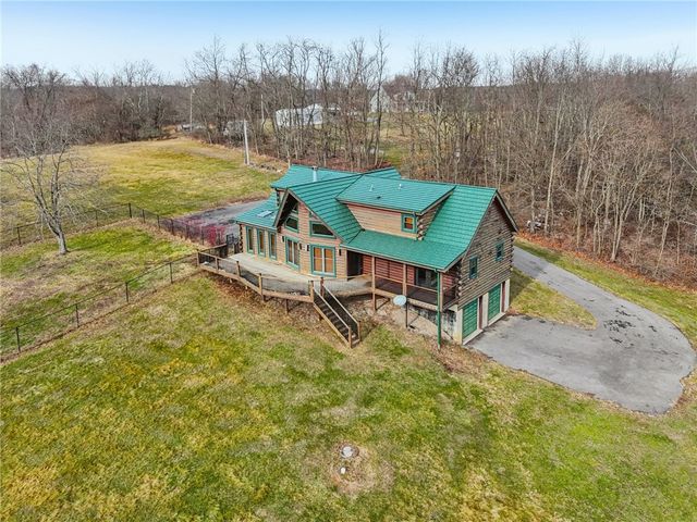 315 Frankfort Springs Dr, Hanover Twp, PA 15043