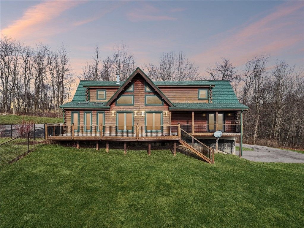 315 Frankfort Springs Dr, Hanover Twp, PA 15043