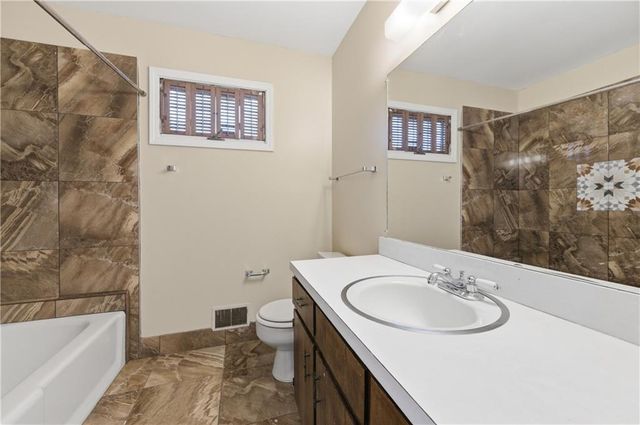 137 Bonnie Lane NW, Lilburn, GA 30047