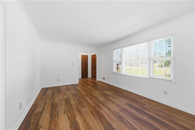 137 Bonnie Lane NW, Lilburn, GA 30047