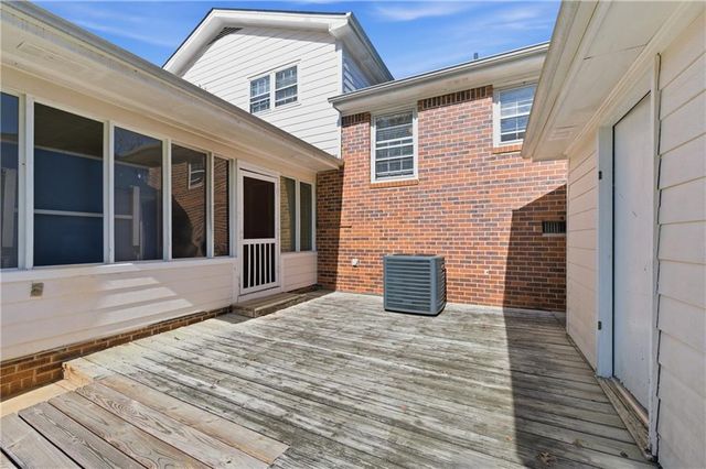 137 Bonnie Lane NW, Lilburn, GA 30047