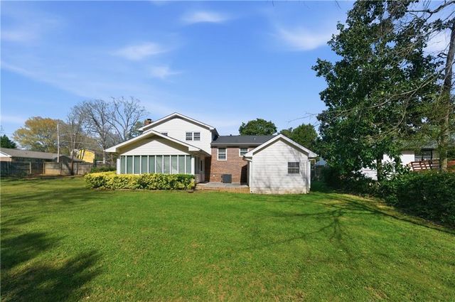 137 Bonnie Lane NW, Lilburn, GA 30047