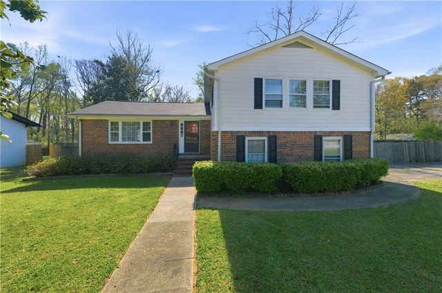 137 Bonnie Lane NW, Lilburn, GA 30047