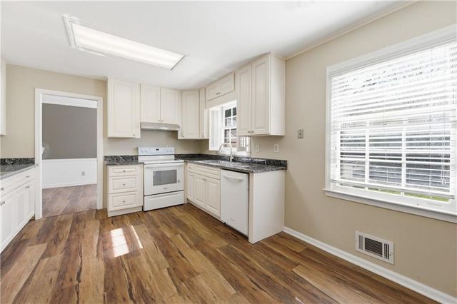 137 Bonnie Lane NW, Lilburn, GA 30047