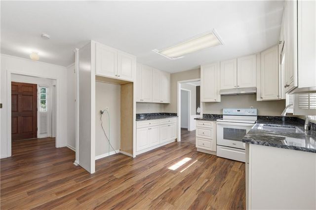 137 Bonnie Lane NW, Lilburn, GA 30047