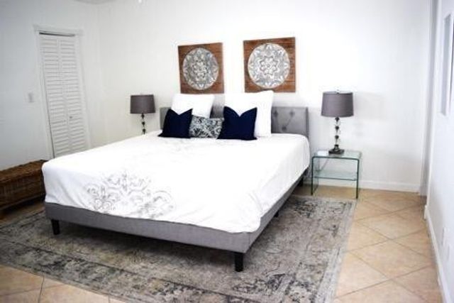 320 S Surf Road 704, Hollywood, FL 33019