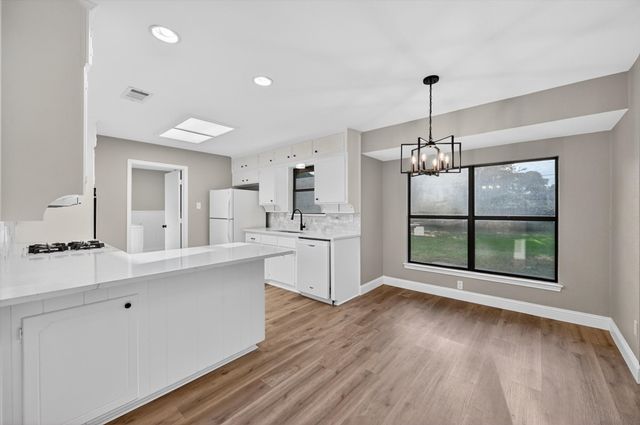 2515 Avonhill Drive, Arlington, TX 76015