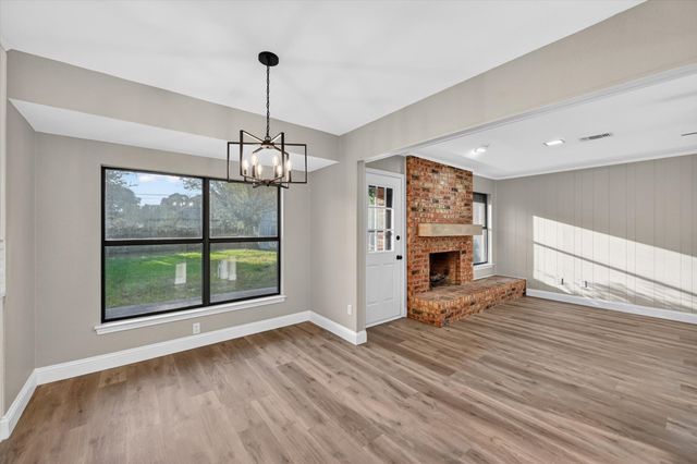 2515 Avonhill Drive, Arlington, TX 76015