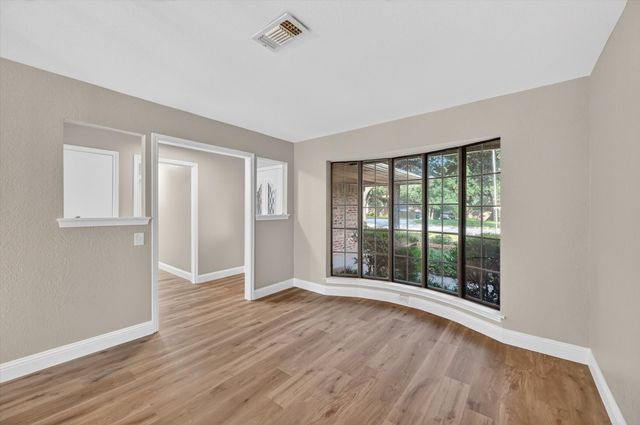 2515 Avonhill Drive, Arlington, TX 76015