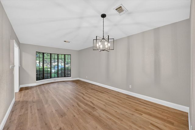 2515 Avonhill Drive, Arlington, TX 76015
