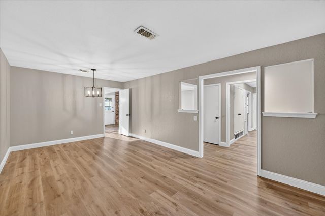 2515 Avonhill Drive, Arlington, TX 76015