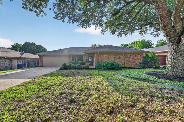 2515 Avonhill Drive, Arlington, TX 76015