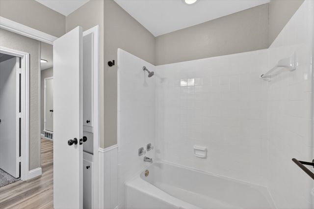2515 Avonhill Drive, Arlington, TX 76015
