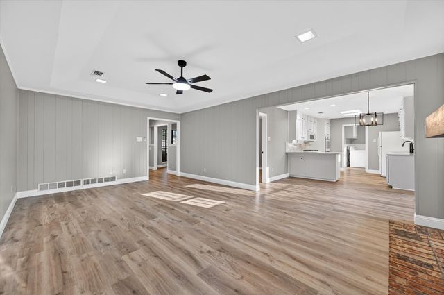 2515 Avonhill Drive, Arlington, TX 76015