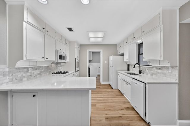 2515 Avonhill Drive, Arlington, TX 76015