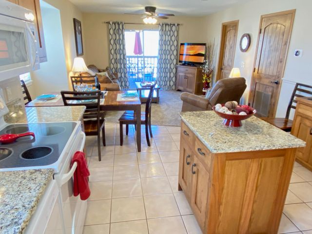 27 Blue Bird Way 3, Branson, MO 65616