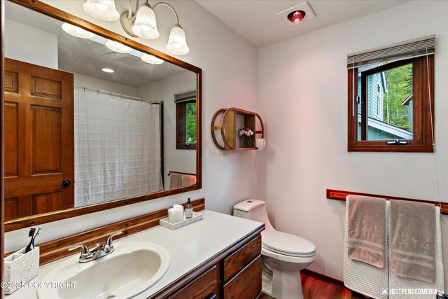 10510 Constitution Circle, Eagle River, AK 99577