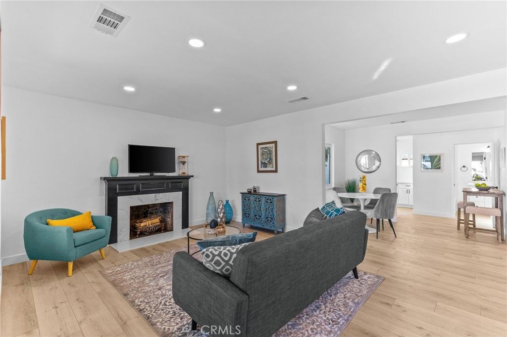 Image 2 of property listing at 268 W Willow, Pomona, CA 91768