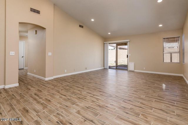 8564 W Ocotillo Road, Glendale, AZ 85305