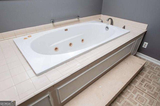 304 Taliaferro Drive, Hogansville, GA 30230