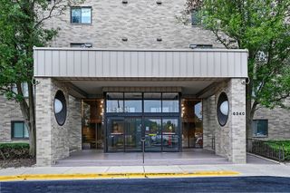 6340 Americana Drive 414, Willowbrook, IL 60527