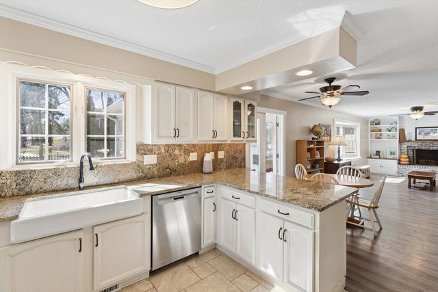 2515 E George Washington Boulevard, Davenport, IA 52803