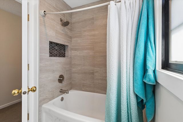 2515 E George Washington Boulevard, Davenport, IA 52803