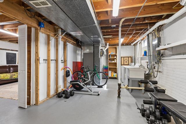 2515 E George Washington Boulevard, Davenport, IA 52803