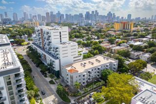1060 NW 7th St 101, Miami, FL 33136