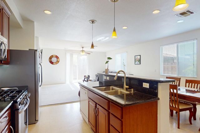 1720 Hicks Ave, Olivehurst, CA 95961