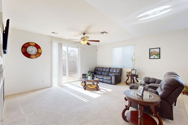 1720 Hicks Ave, Olivehurst, CA 95961