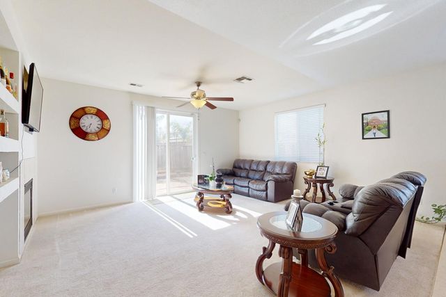 1720 Hicks Ave, Olivehurst, CA 95961