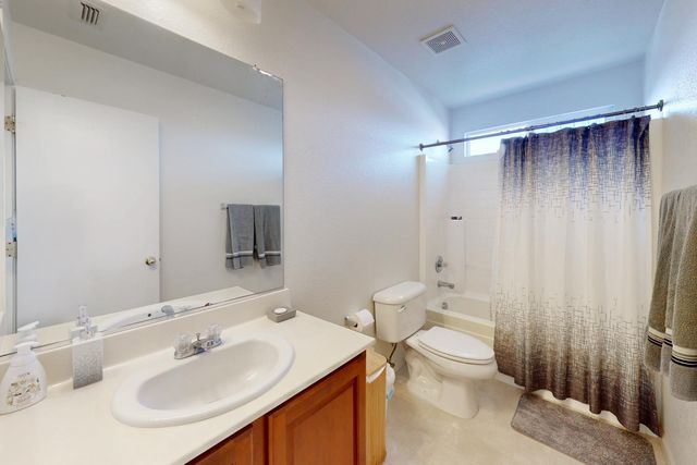 1720 Hicks Ave, Olivehurst, CA 95961