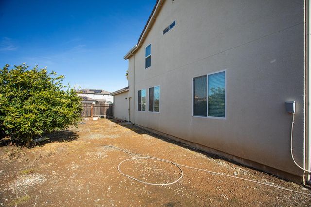 1720 Hicks Ave, Olivehurst, CA 95961