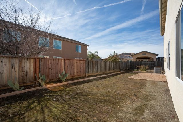 1720 Hicks Ave, Olivehurst, CA 95961