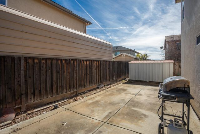 1720 Hicks Ave, Olivehurst, CA 95961