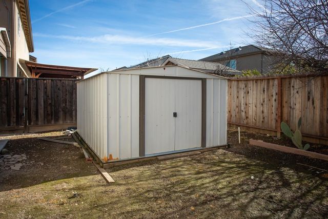 1720 Hicks Ave, Olivehurst, CA 95961