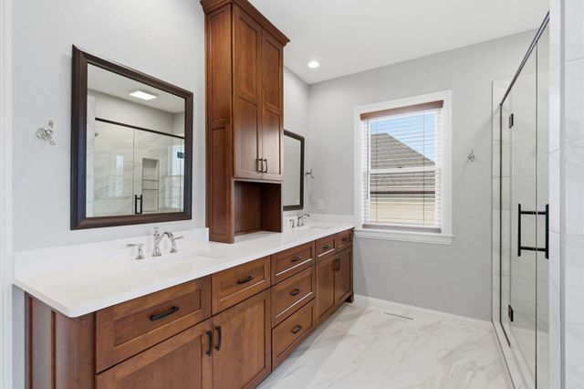 4210 Greenbriar Drive, Nixa, MO 65714