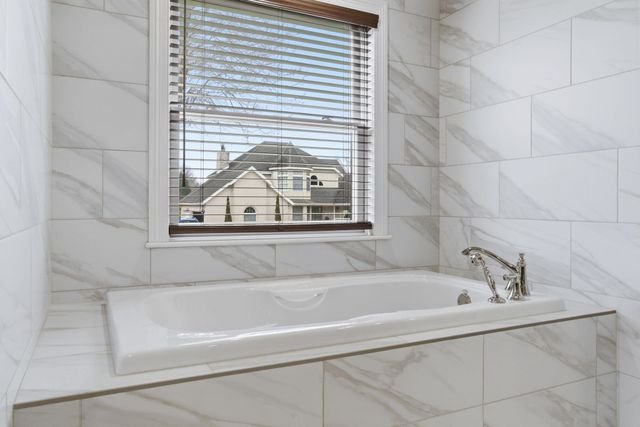 4210 Greenbriar Drive, Nixa, MO 65714