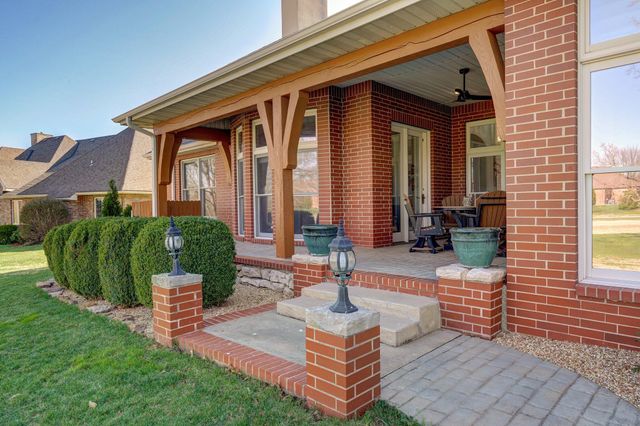 4210 Greenbriar Drive, Nixa, MO 65714