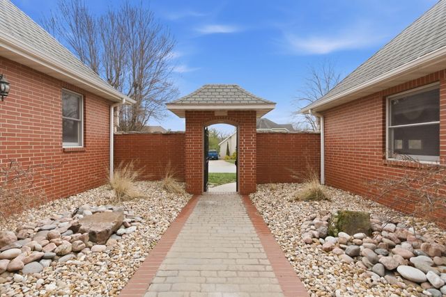 4210 Greenbriar Drive, Nixa, MO 65714